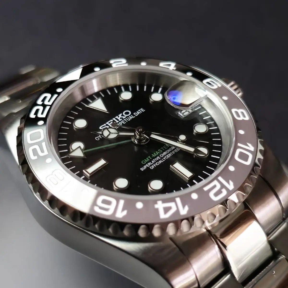 Seiko Mod GMT | Bruce Wayne - TWTwatches